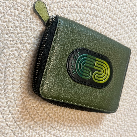 Coach Green Pebbled Leather Zip Wallet - Picture 2 of 7